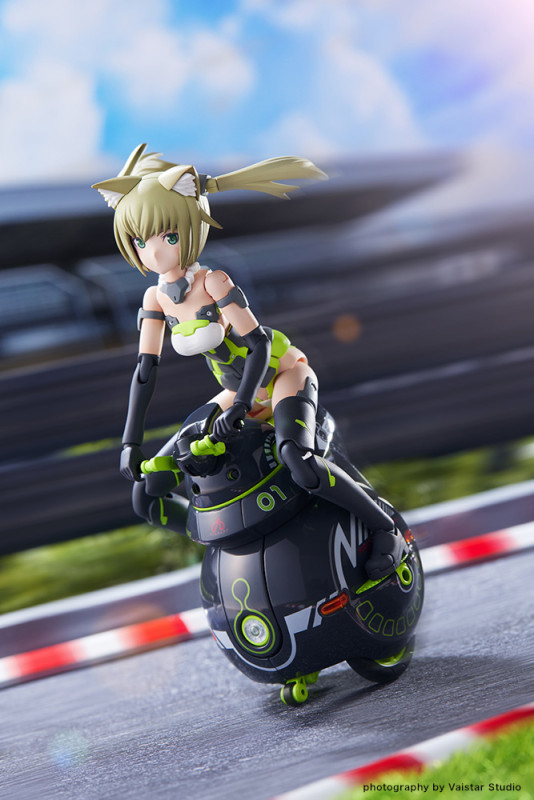 Frame Arms Girl Innocentia (Racer) & Noseru (Racing Specs Ver.)