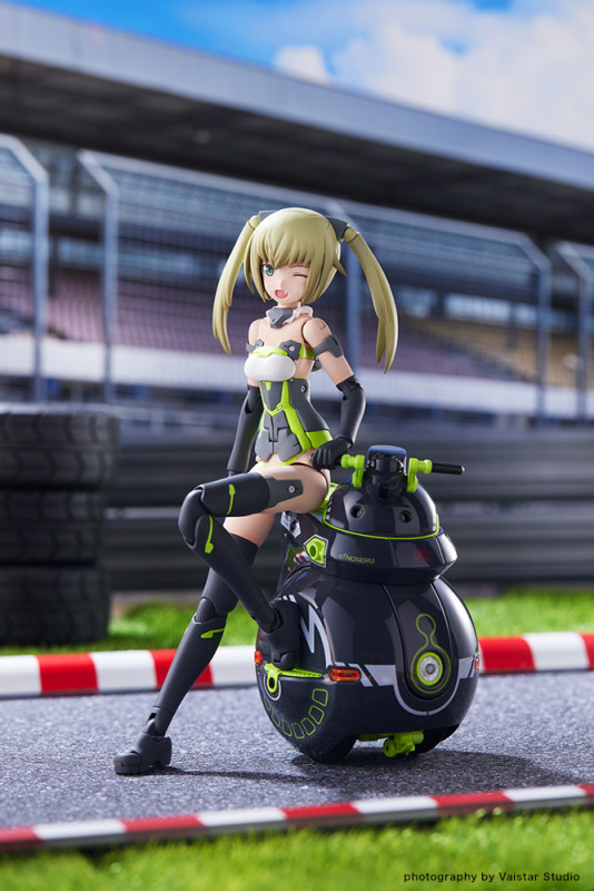 Frame Arms Girl Innocentia (Racer) & Noseru (Racing Specs Ver.)